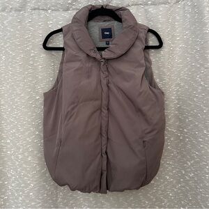 Gap Puffer Vest in Taupe